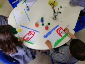 Pintura com pincel