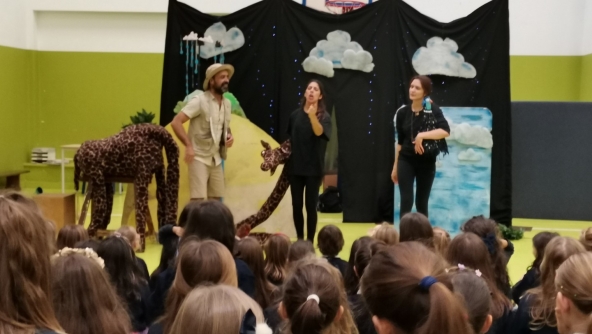 Planalto - O teatro veio ao colégio…