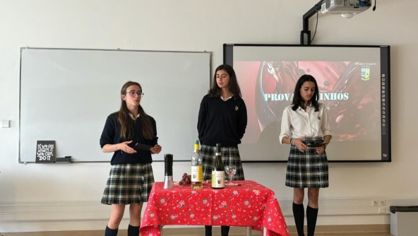 Planalto - 12º ano organiza Prova de Vinhos